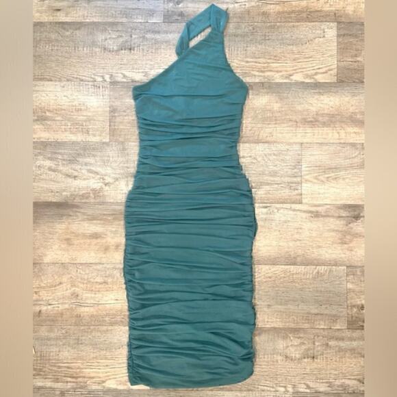 BLOGGER FAVE!!! ZARA Ruched Midi Dress - Picture 15 of 16